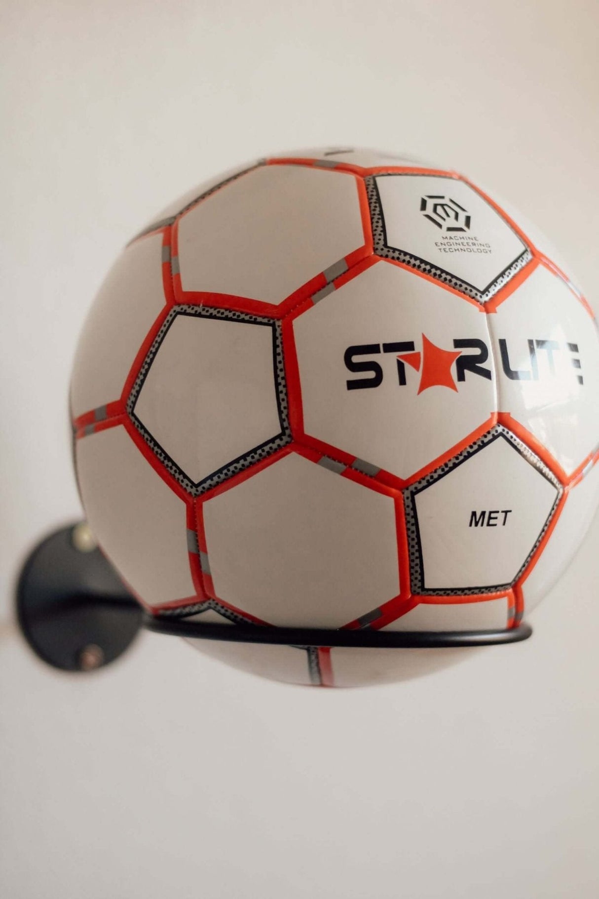 2 stk. Boldholder til væg - sort stål (Inkl. sorte skruer) - Lukaki.dk2 stk. Boldholder til væg - sort stål (Inkl. sorte skruer)