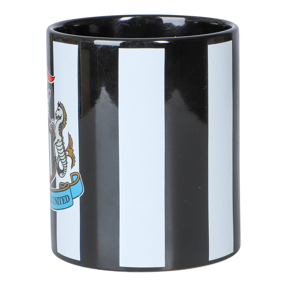 Newcastle United-mugg i fin presentask