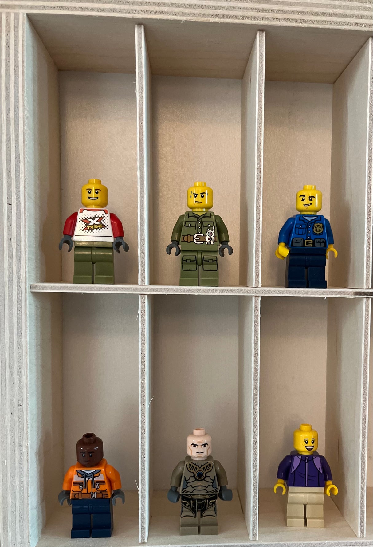 Setlåda med 54 fack för leksaksbilar och småsaker