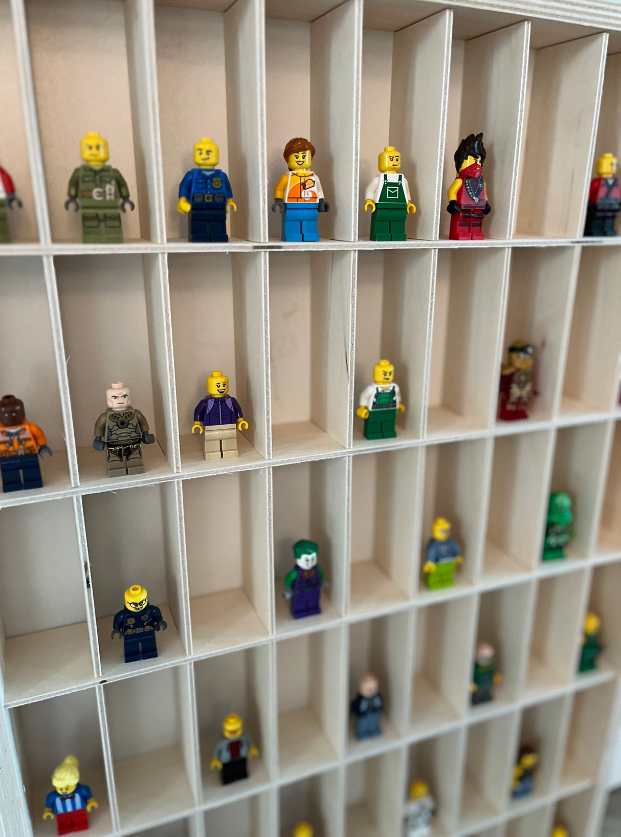 Setlåda med 54 fack för leksaksbilar och småsaker