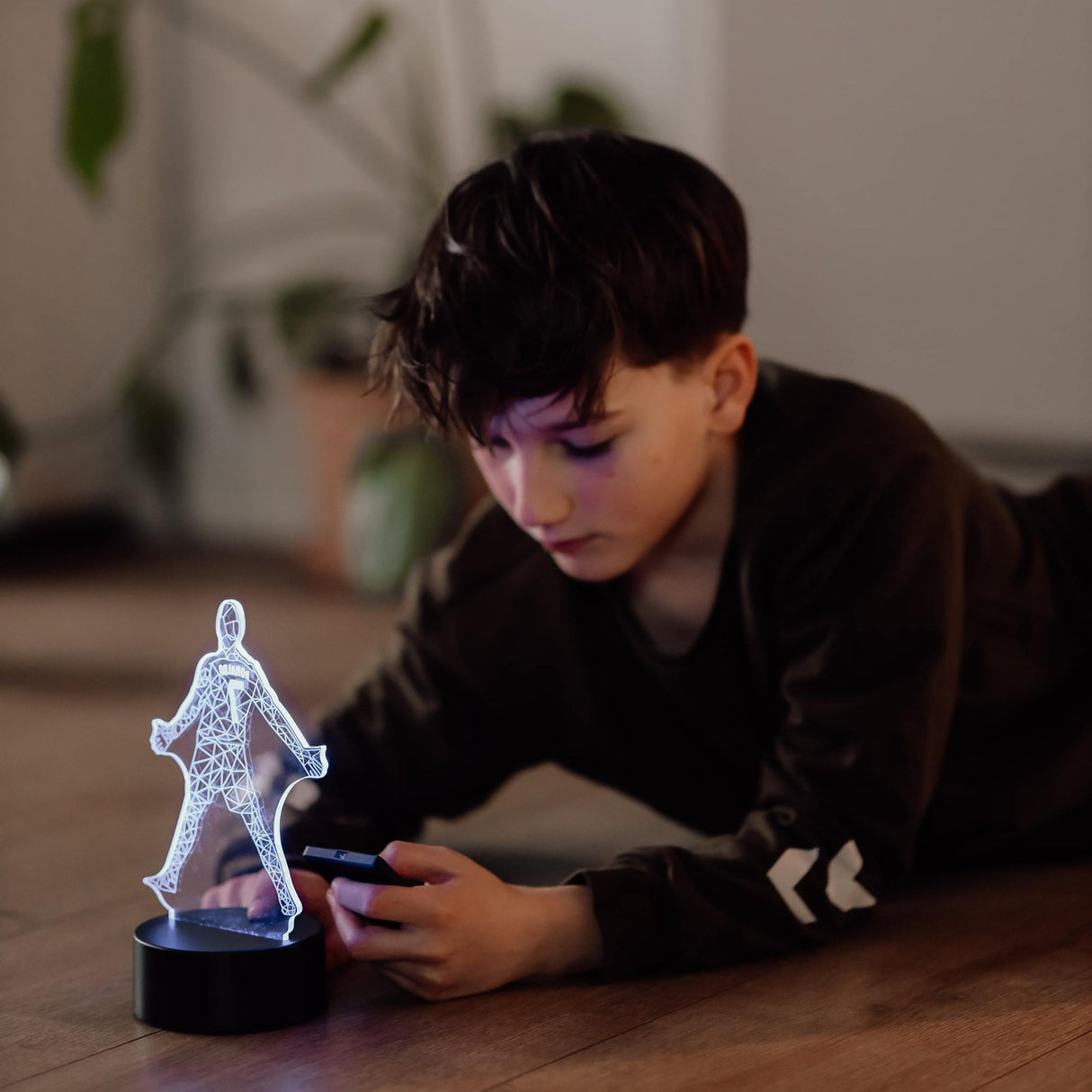 Cristiano Ronaldo 3D Fodbold lampe - Lyser i 7 farver - Lukaki.dkCristiano Ronaldo 3D Fodbold lampe - Lyser i 7 farver