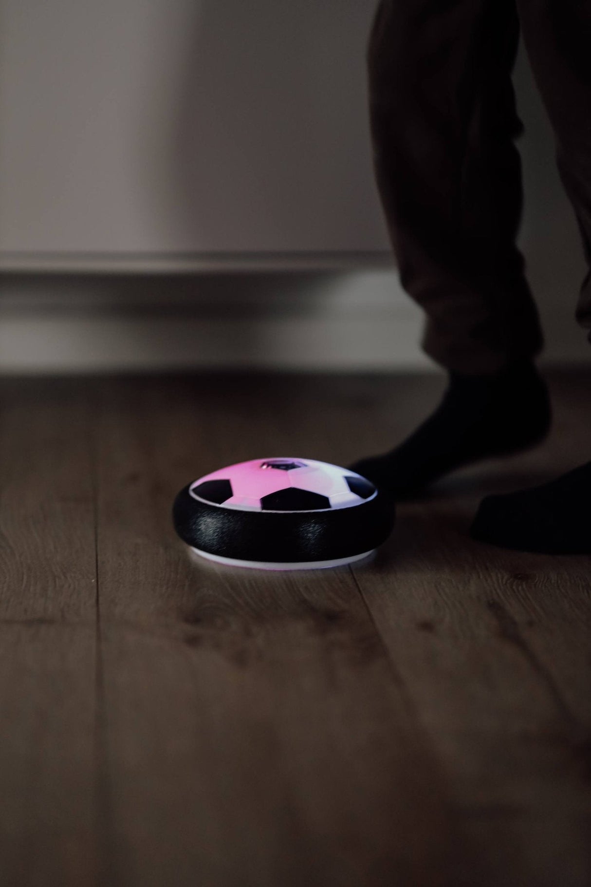 Svævende fodbold med LED lys effekt (Hover Ball) - Lukaki.dkSvævende fodbold med LED lys effekt og lyd (Hover Ball) - Lukaki.dkSvævende fodbold med LED lys effekt og lyd (Hover Ball)