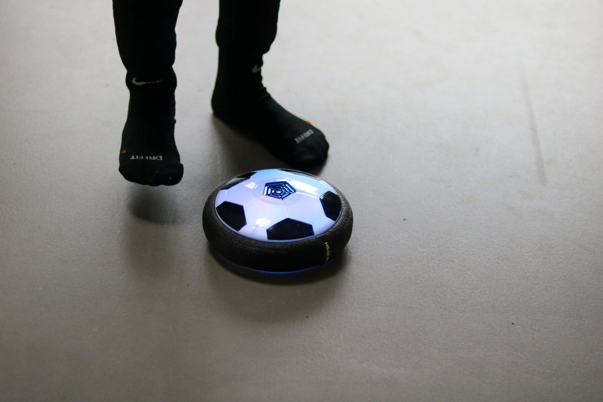 Svævende fodbold med LED lys effekt (Hover Ball) - Lukaki.dkSvævende fodbold med LED lys effekt (Hover Ball)