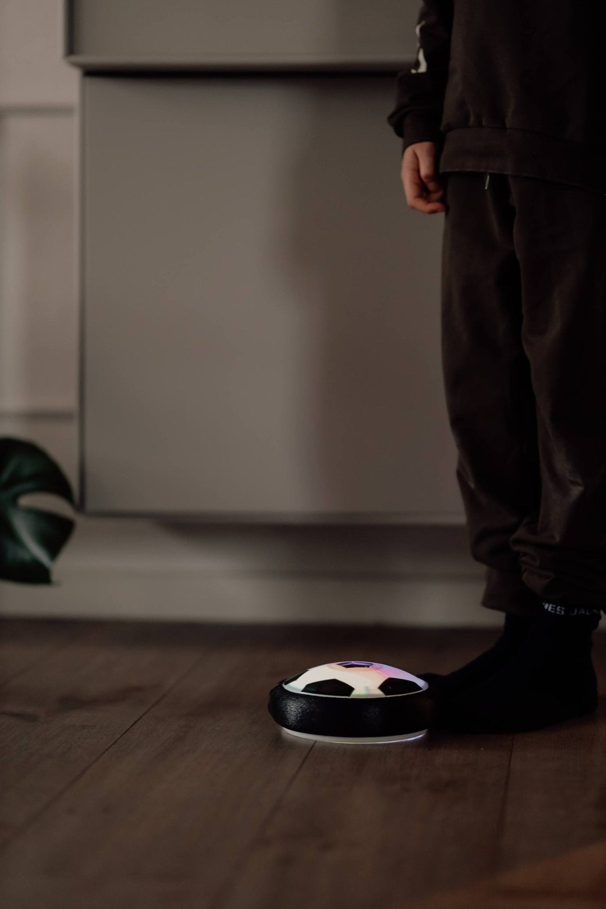 Svævende fodbold med LED lys effekt (Hover Ball) - Lukaki.dkSvævende fodbold med LED lys effekt og lyd (Hover Ball) - Lukaki.dkSvævende fodbold med LED lys effekt og lyd (Hover Ball)