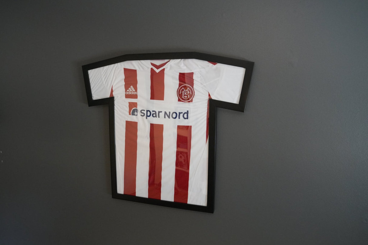 T-shirt ramme (2 størrelser) - Lukaki.dk