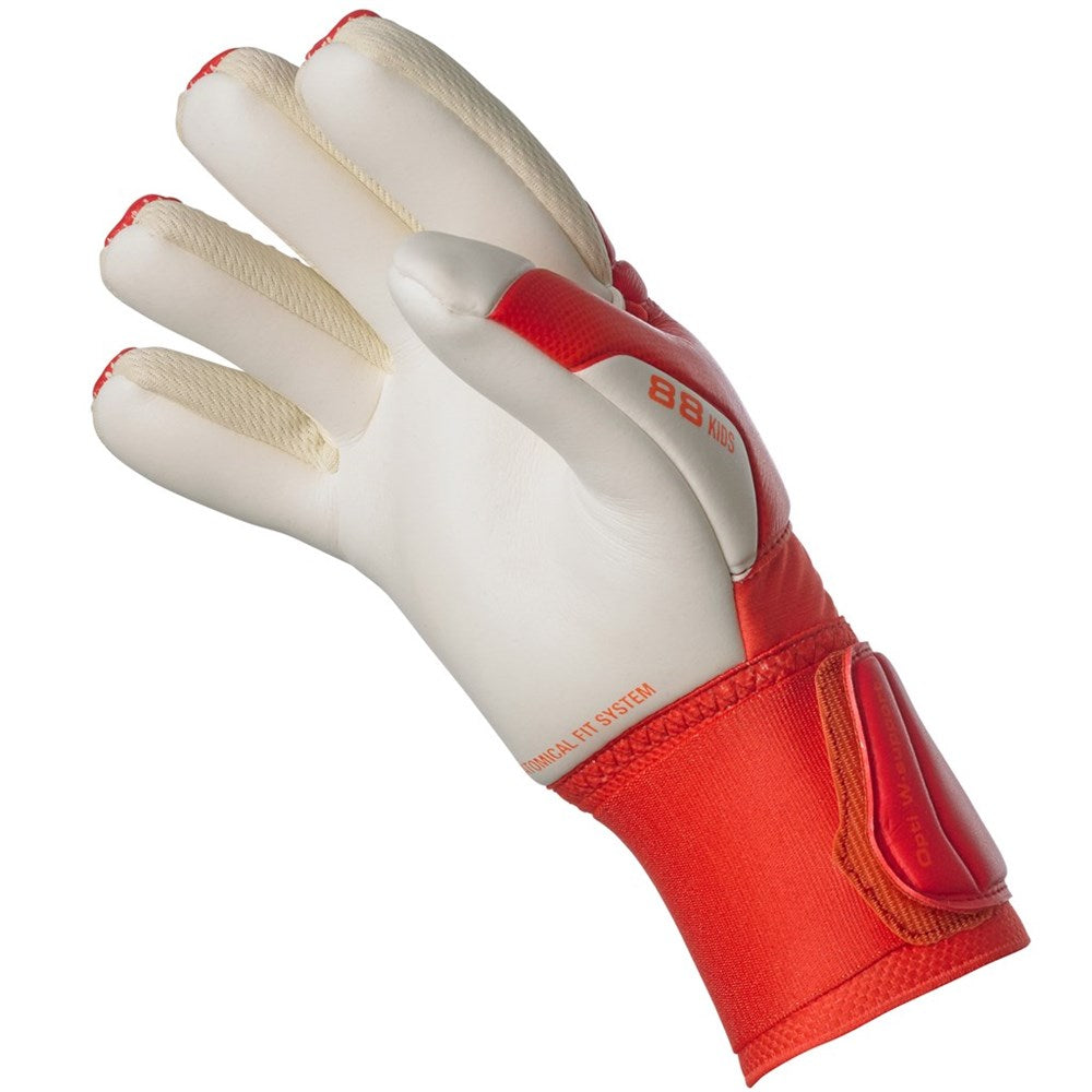 Välj 88 målvaktshandskar för barn