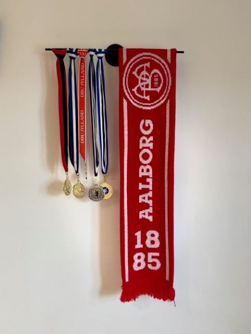 1 Boldholder + 1 Medaljeholder + 1 Pudebetræk - Lukaki.dk