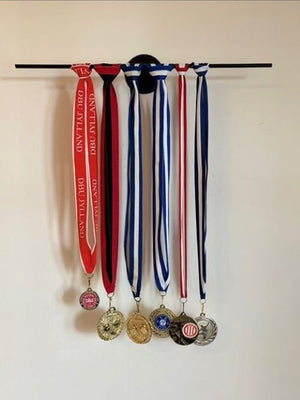 1 Boldholder + 1 Medaljeholder + 1 Pudebetræk - Lukaki.dk