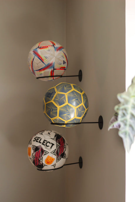 3 st. Bollhållare för vägg - svart stål (inkl. svarta skruvar)