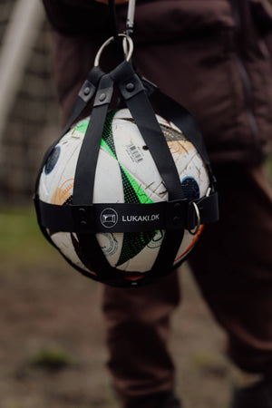 Sportsrygsæk med boldholder og skorum - vandafvisende og praktisk sampak - Lukaki.dkSportsrygsæk med boldholder og skorum - vandafvisende og praktisk sampak