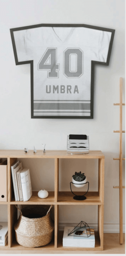 DEMO Ramme til fodboldtrøje - Medium str. - UMBRA t-shirt ramme - Lukaki.dkRamme har været knækket. Er repareret - Ramme til fodboldtrøje - Medium str. - UMBRA t-shirt ramme
