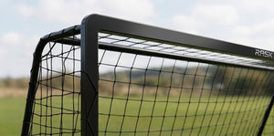 Fodboldmål 300x200 cm i sort stål - Lukaki.dk