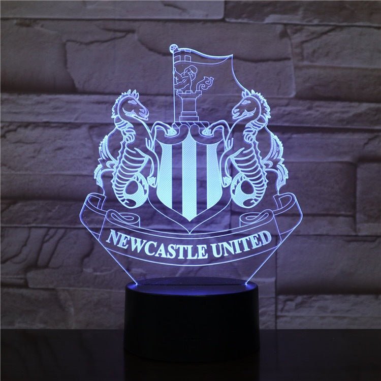 Newcastle United 3D Fodbold lampe - Lyser i 7 farver - Lukaki.dkNewcastle United 3D Fodbold lampe - Lyser i 7 farver
