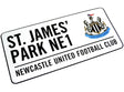 Newcastle United skilt i metal (40x18 cm) - Lukaki.dkNewcastle United skilt i metal (40x18 cm)