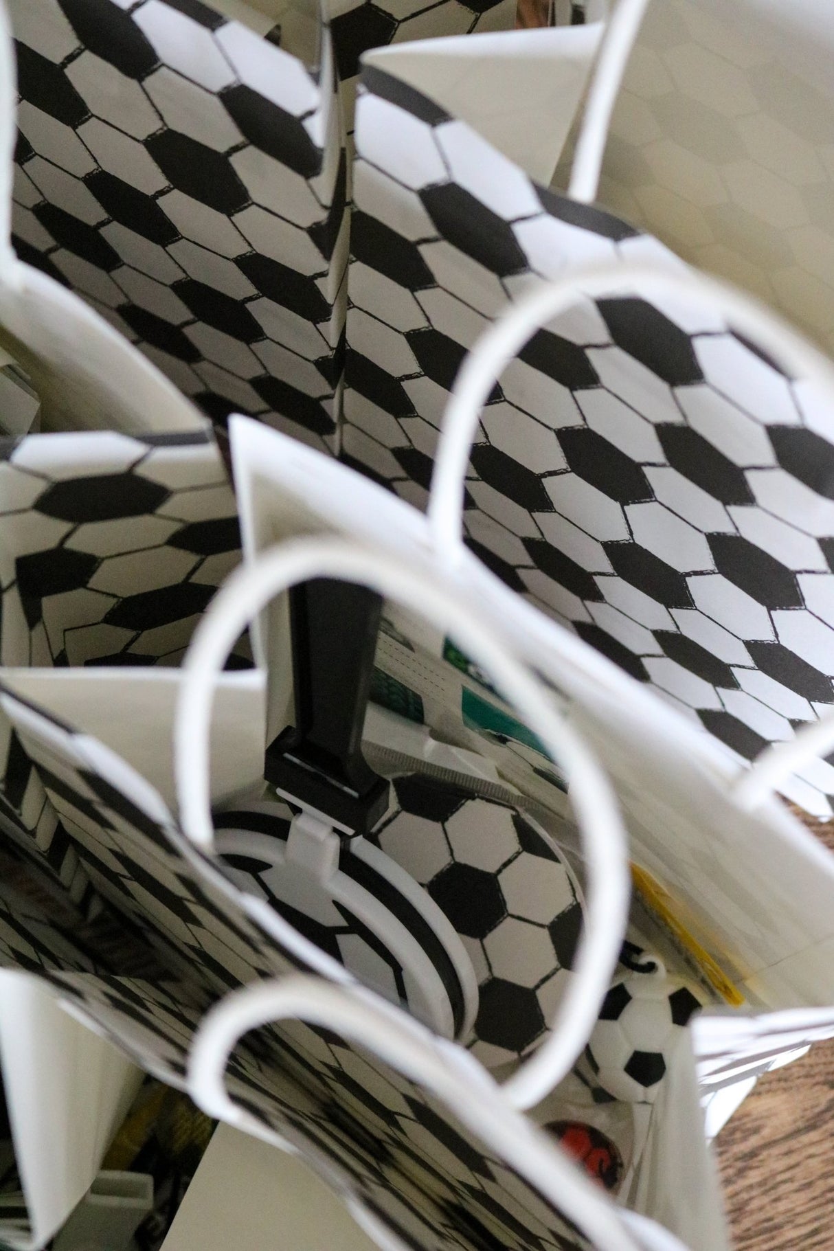 Notesbog med fodboldtema, rund - 1 stk. - Lukaki.dkNotesbog med fodboldtema, rund - 1 stk.