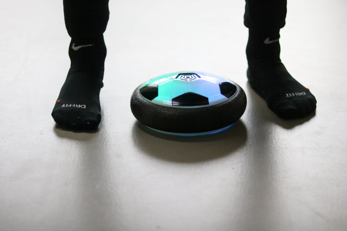 Svævende fodbold med LED lys effekt (Hover Ball) - Lukaki.dkSvævende fodbold med LED lys effekt (Hover Ball)