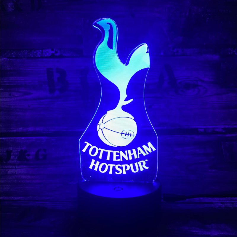 Tottenham 3D Fodbold lampe - Lyser i 7 farver - Lukaki.dkTottenham 3D Fodbold lampe - Lyser i 7 farver